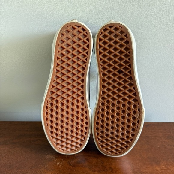 Vans Old Skool Women's Black and White Canvas Sneakers Size 7 - Picture 6 of 6